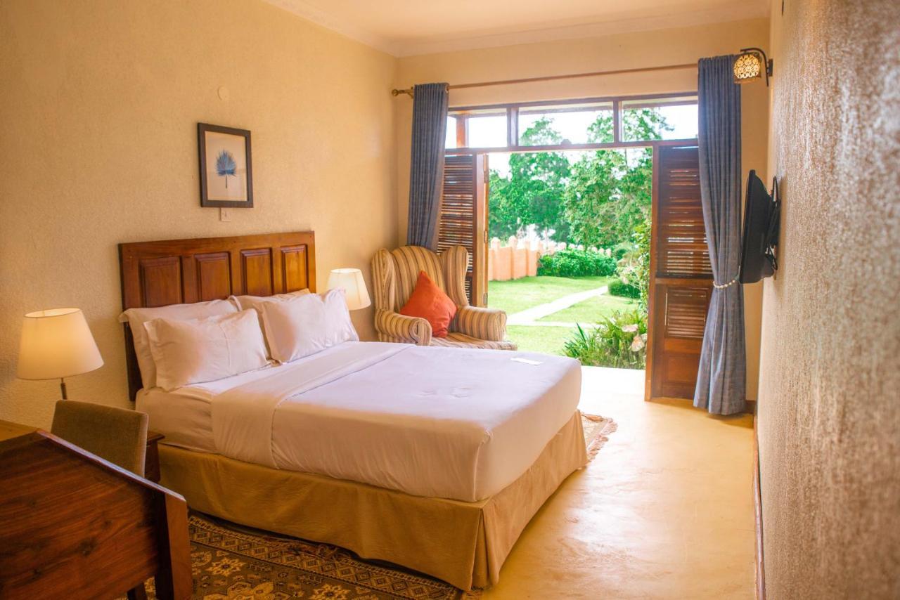 Brovad Sands Lodge Kalangala Exteriör bild