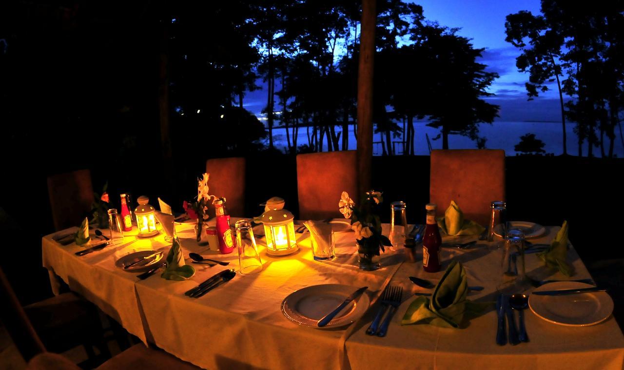 Brovad Sands Lodge Kalangala Exteriör bild