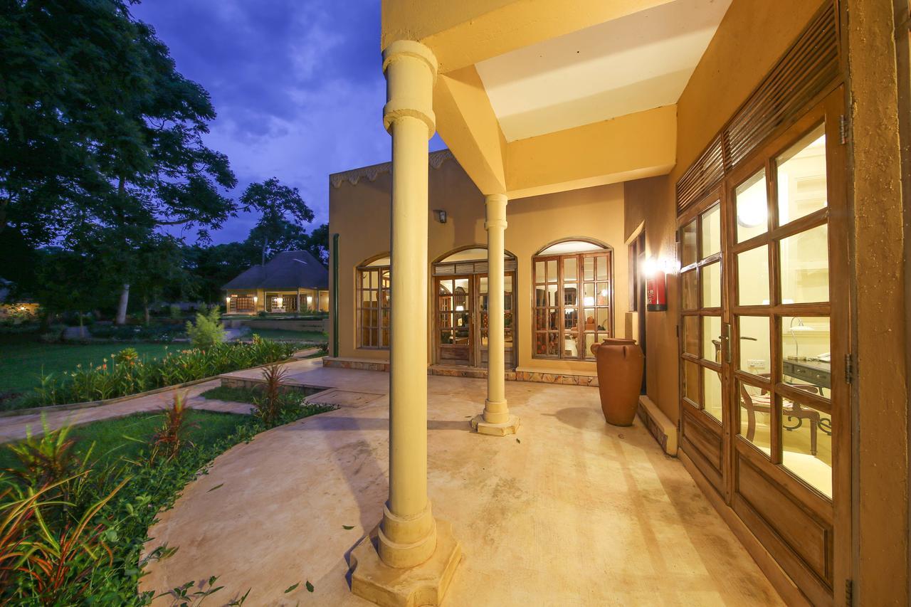 Brovad Sands Lodge Kalangala Exteriör bild